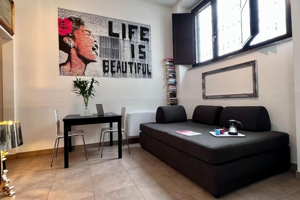 Life Is Beautiful Design Loft Navigli Romolo, Netflix, Wifi, Ac And Street Parking Leilighet Milano Eksteriør bilde